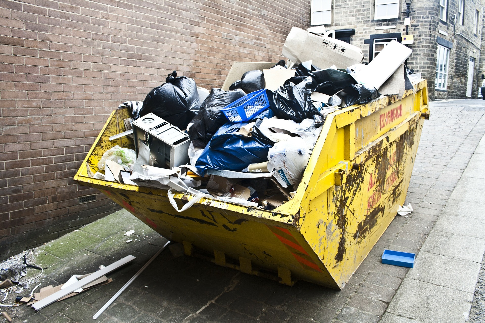Skip Hire Rental vs. Rubbish Removal: What To Choose?